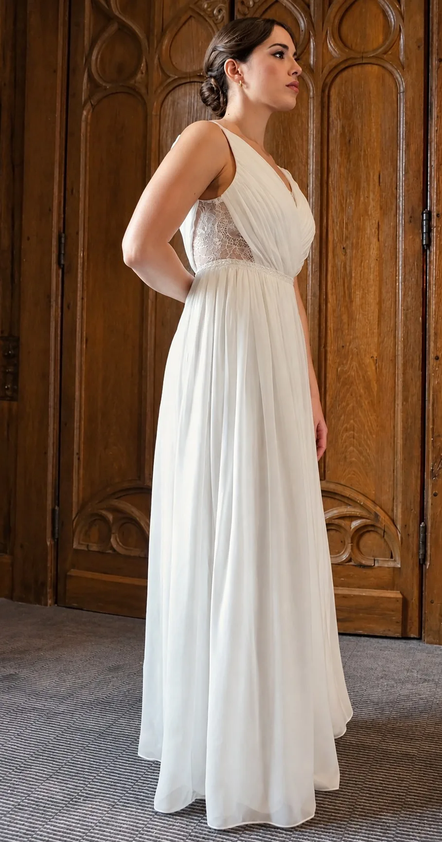 Mariée en pied, chignon bas